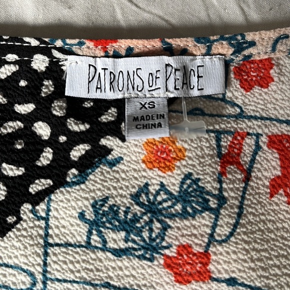 Patrons of peace top - Picture 5 of 5